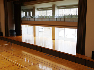 メインアリーナステージ - 押切川公園レゾナック体育館